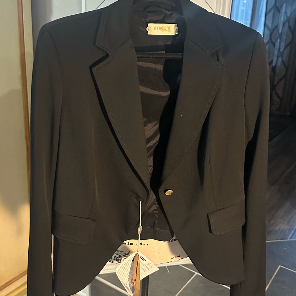 Met Women's Classic Black Blazer